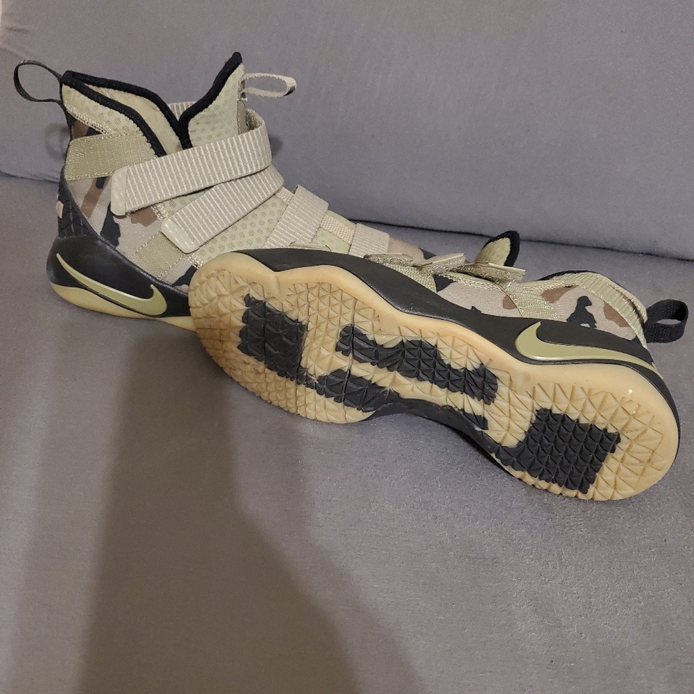 Nike Lebron Soldier XH Camo 918369-200 Shoes